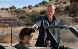 Woody Harrelson cures Colin Farrell's hangover in Seven Psychopaths